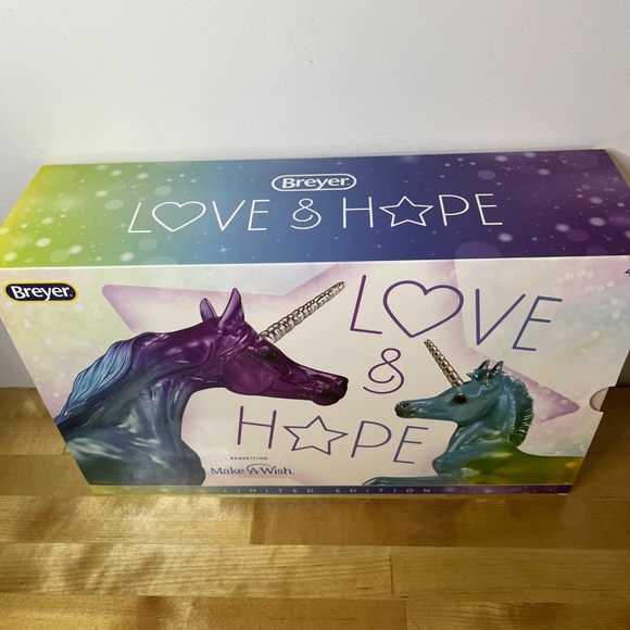 Breyer Horses Freedom Series – Love & Hope Unicorn Set Make a wish #62124 - Picture 7 of 15